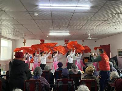 青春暖夕陽，志愿傳溫情——石家莊共青團(tuán)組織青年志愿者開展“寸草心”愛老敬老活動(dòng)